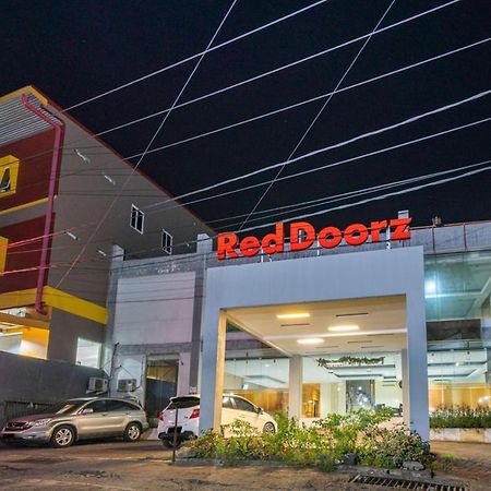 Reddoorz Near Bahu Mall Manado Malalayang Εξωτερικό φωτογραφία
