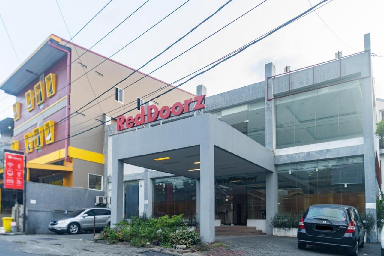 Reddoorz Near Bahu Mall Manado Malalayang Εξωτερικό φωτογραφία