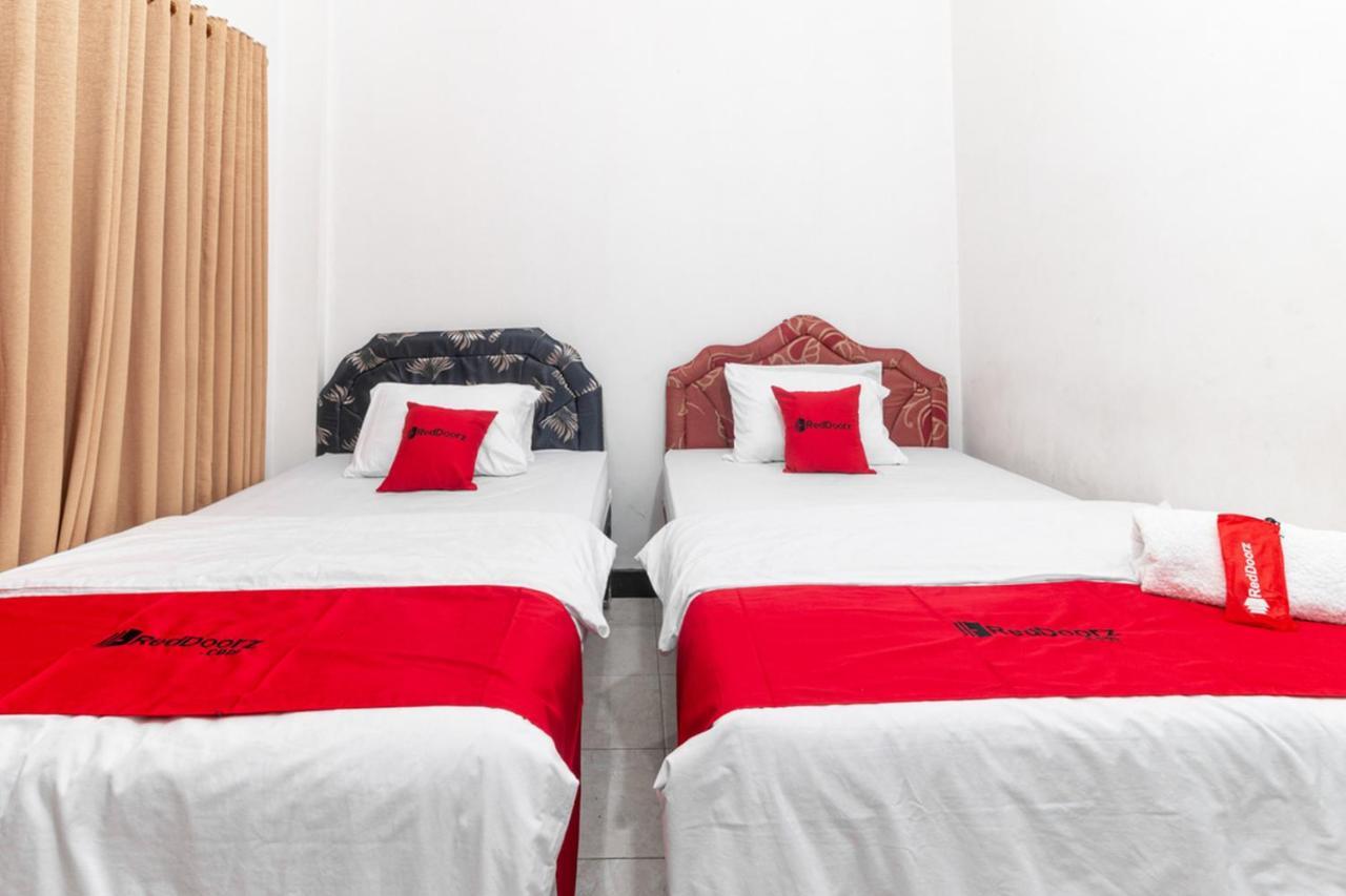 Reddoorz Near Bahu Mall Manado Malalayang Εξωτερικό φωτογραφία